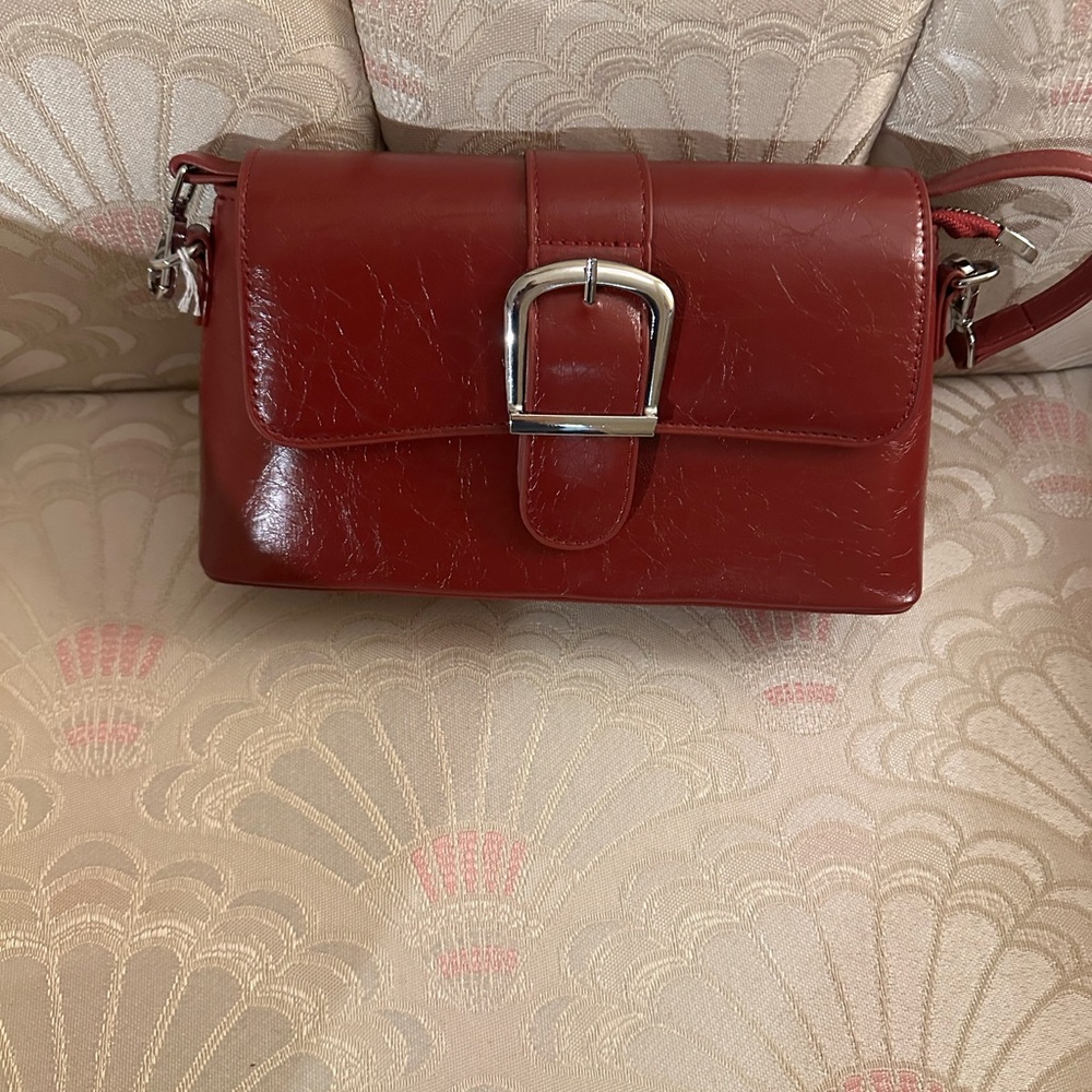 Elegant Red Leather Shoulder Bag